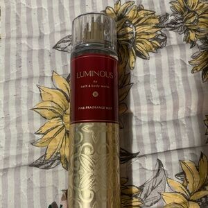 Bath & Body Works Luminous Fine Fragrance Mist - Red & Gold